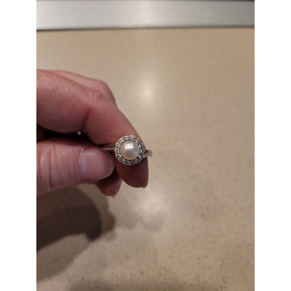 Silver‎ like finish White Pearl Halo Ring Cubic Zirconia Accents Sz 7